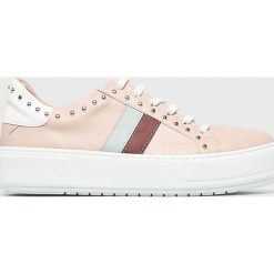 Answear - Buty. Różowe buty sportowe damskie ANSWEAR, bez wzorów, z gumy, sportowe. W wyprzedaży za 99,90 zł.
