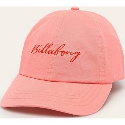 Billabong - Czapka. Różowe czapki damskie Billabong, z aplikacjami, z bawełny. Za 99,90 zł.