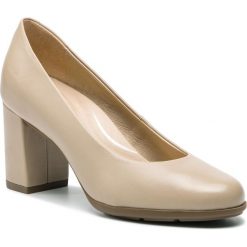 Półbuty GEOX - D New Annya A D92C8A 000KF C5000 Beige. Brązowe półbuty damskie Geox, na co dzień, bez wzorów, ze skóry ekologicznej, eleganckie, bez obcasa, na obcasie, bez zapięcia. W wyprzedaży za 299,00 zł.
