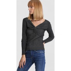 Czarny Sweter Far Far AWay. Czarne swetry klasyczne damskie marki other, s, z dzianiny, casualowe. Za 69,99 zł.