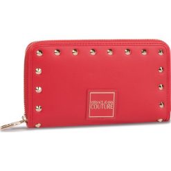 Duży Portfel Damski VERSACE JEANS COUTURE - E3VUBPE1 40296 500. Czerwone portfele damskie Versace Jeans Couture, bez wzorów, z jeansu. Za 349,00 zł.