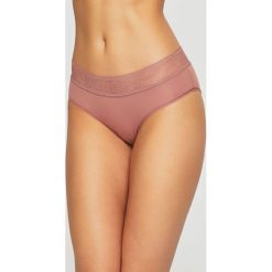 Calvin Klein Underwear - Figi. Różowe majtki damskie Calvin Klein Underwear, xs, z elastanu. Za 69,90 zł.