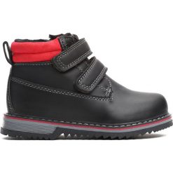 Czarne Traperki Go Ahead. Czarne buty chłopięce zimowe marki Born2be, ze skóry, na zamek. Za 39,99 zł.