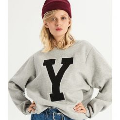 Bluza w stylu college - Jasny szar. Szare bluzy damskie Sinsay, l. Za 49,99 zł.