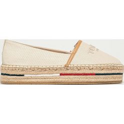 Tommy Hilfiger - Espadryle. Białe espadryle damskie TOMMY HILFIGER, bez wzorów, ze skóry ekologicznej, bez obcasa, na obcasie. Za 359,90 zł.