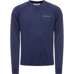 Sweter Calvin Klein Jeans Indigo J30J313437. Szare swetry męskie Calvin Klein Jeans, m, bez wzorów, z bawełny, klasyczne, z klasycznym kołnierzykiem, bez kaptura. W wyprzedaży za 219,00 zł.