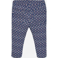Mayoral - Spodnie dziecięce 68-98 cm. Niebieskie spodnie dziewczęce Mayoral, bez wzorów, z elastanu, casualowe. W wyprzedaży za 59,90 zł.