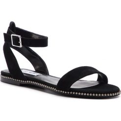 Sandały STEVE MADDEN - Salute SM11000406-03002-015 Black Suede. Czarne klapki damskie Steve Madden, bez wzorów, z zamszu, bez obcasa, na obcasie. W wyprzedaży za 269,00 zł.