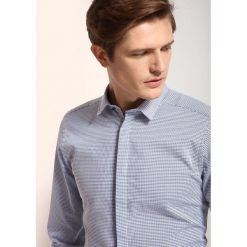 Koszula długi rękaw męska slim fit. Niebieskie koszule męskie Top Secret, na lato, m, bez wzorów, z bawełny, klasyczne, z klasycznym kołnierzykiem, z długim rękawem. W wyprzedaży za 64,99 zł.