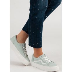 Modne zielone trampki. Zielone trampki i tenisówki damskie KYLIE, bez wzorów, bez zapięcia. Za 79,90 zł.