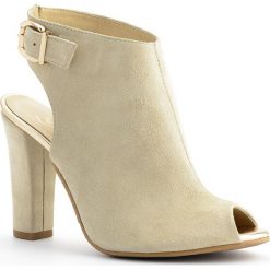 Beżowe zamszowe botki bez pięty peep toe 87I. Brązowe botki damskie na lato, z zamszu, z otwartym noskiem, na wysokim obcasie, na słupku, na klamry. W wyprzedaży za 259,00 zł.