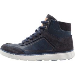 Bullboxer Tenisówki i Trampki wysokie dark blue. Niebieskie trampki dziewczęce marki Bullboxer, ze skóry. W wyprzedaży za 213,85 zł.