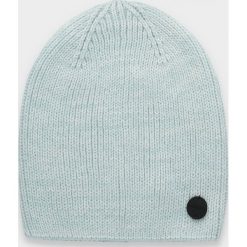 Czapka damska CAD617 - mięta - Outhorn. Czapki damskie Outhorn, na zimę, bez wzorów, z dzianiny. W wyprzedaży za 14,99 zł.
