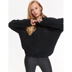 SWETER W WARKOCZE. Czarne swetry oversize damskie marki Top Secret, na zimę, z dzianiny. W wyprzedaży za 59,99 zł.