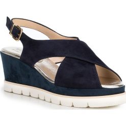 Buty damskie. Niebieskie koturny damskie Wittchen, na wysokim obcasie, na koturnie, ze sprzączką. W wyprzedaży za 489,90 zł.