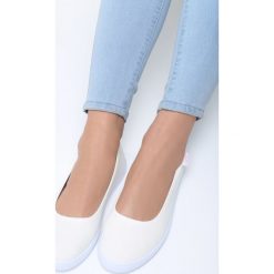 Białe Balerinki Got Me Rocking. Białe baleriny damskie Born2be, bez wzorów, bez obcasa, na płaskiej podeszwie. Za 39,99 zł.