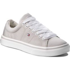 Sneakersy TOMMY HILFIGER - Metallic Light Weight Lace Up FW0FW03028 Diamond Grey 001. Szare półbuty damskie TOMMY HILFIGER, z tworzywa sztucznego. W wyprzedaży za 209,00 zł.
