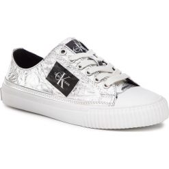 Trampki CALVIN KLEIN JEANS - Crinkle R7801 Silver. Szare półbuty damskie marki Calvin Klein Jeans, bez wzorów, z jeansu, bez zapięcia. Za 629,00 zł.