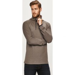 S. Oliver - Bluza. Czerwone bluzy męskie S.Oliver, s, bez wzorów, z bawełny, z kapturem, z krótkim rękawem, krótkie, bez kaptura. W wyprzedaży za 69,90 zł.