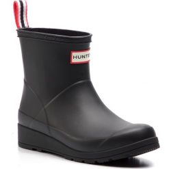 Kalosze HUNTER - Original Play Boot Short WFS2020RMA Black. Czarne kalosze damskie Hunter, bez wzorów, z tworzywa sztucznego. W wyprzedaży za 259,00 zł.