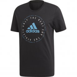T-SHIRT EMBLEM GRAPHIC. Czarne t-shirty męskie Adidas, m, bez wzorów, z bawełny, bez kołnierzyka. W wyprzedaży za 69,99 zł.