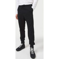 O'Neill Essentials Spodnie dresowe Czarny. Czarne spodnie męskie O'Neill, m, bez wzorów, z bawełny. Za 309,95 zł.