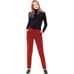 Czerwone spodnie w kant L'AF MARONI. Czerwone spodnie damskie L’AF, l, bez wzorów, z elastanu, eleganckie. W wyprzedaży za 223,00 zł.