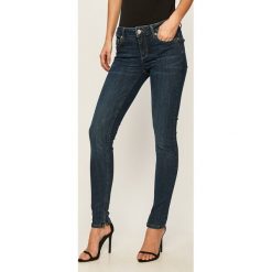 Liu Jo - Jeansy Fabulous. Niebieskie jeansy damskie Liu Jo, z aplikacjami, z elastanu. Za 569,90 zł.