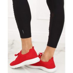 Buty sportowe czerwony LX-9837 RED. Czerwone buty sportowe damskie obuwie damskie, z tkaniny. Za 62,43 zł.