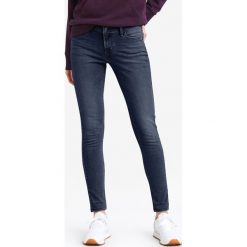 Levi's 710™ Dżinsy Niebieski. Niebieskie jeansy damskie Levi's®, s, bez wzorów, z elastanu. Za 430,95 zł.