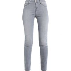 Lee ELLY Jeansy Slim Fit grey. Szare rurki damskie Lee. W wyprzedaży za 287,10 zł.