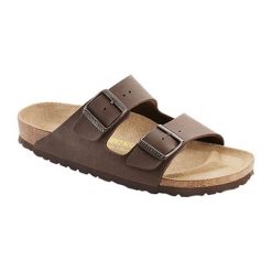 Klapki w kolorze brązowym. Pomarańczowe klapki męskie Birkenstock, z materiału, z otwartym noskiem, bez zapięcia. W wyprzedaży za 259,95 zł.