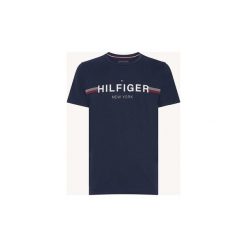 T-shirty z krótkim rękawem Tommy Hilfiger MW0MW10368 FLAG TEE. Niebieskie t-shirty męskie TOMMY HILFIGER, s, bez wzorów, bez kołnierzyka, krótkie. Za 131,30 zł.
