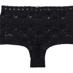 Figi hipster bonprix czarny + czarny. Czarne majtki damskie bonprix, w koronkowe wzory, z koronki. Za 45,98 zł.