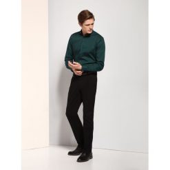 Koszula długi rękaw męska shaped fit. Zielone koszule męskie Top Secret, na lato, m, bez wzorów, z bawełny, eleganckie, bez kołnierzyka, z długim rękawem. W wyprzedaży za 59,99 zł.