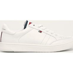 Tommy Hilfiger - Buty. Białe trampki chłopięce TOMMY HILFIGER, bez wzorów, z gumy, sportowe, z okrągłym noskiem, na sznurówki. Za 299,90 zł.