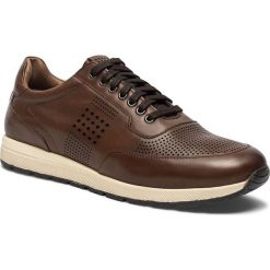 Skórzane sneakersy "Salerno" w kolorze brązowym. Pomarańczowe sneakersy męskie TBS, bez wzorów, na sznurówki. W wyprzedaży za 149,95 zł.