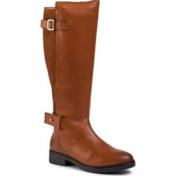 Oficerki TOMMY HILFIGER - Modern Suede Longboot FW0FW04335 Leather Brown 201. Pomarańczowe kozaki damskie TOMMY HILFIGER, ze skóry, przed kolano, na wysokim obcasie, na obcasie, bez zapięcia. W wyprzedaży za 629,00 zł.