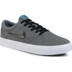 Buty NIKE - Sb Charge Suede CT3463 005 Smoke Grey/Black/Smoke Grey. Szare buty sportowe męskie Nike, na co dzień, bez wzorów, ze skóry, bez zapięcia. Za 249,00 zł.
