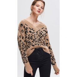 Sweter we wzory - Beżowy. Brązowe swetry klasyczne damskie Reserved, l. Za 139,99 zł.