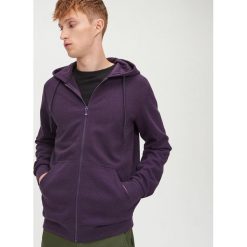 Bluza basic z kapturem - Fioletowy. Fioletowe bluzy męskie Cropp, s, bez wzorów, z kapturem, bez rękawów, z kapturem. Za 89,99 zł.