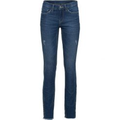 Dżinsy Super Skinny z ćwiekami bonprix niebieski "stone”. Niebieskie jeansy damskie bonprix, z jeansu. Za 129,99 zł.