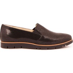 Półbuty - skóra naturalna - model 252 - kolor czarny błyszczący. Czarne półbuty damskie Zapato, bez wzorów, ze skóry, bez obcasa, bez zapięcia. W wyprzedaży za 173,40 zł.