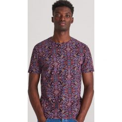 Wzorzysty T-shirt z bawełny organicznej - Czarny. Czarne t-shirty męskie Reserved, s, bez wzorów, z bawełny, bez kołnierzyka. Za 49,99 zł.