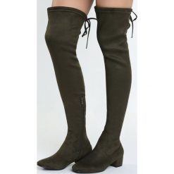 Zielone Kozaki Decorous. Zielone kozaki damskie Born2be, bez obcasa, na płaskiej podeszwie, na zamek. Za 149,99 zł.