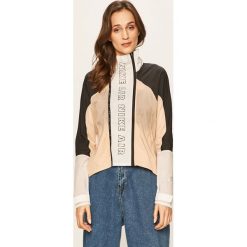 Nike - Kurtka. Kurtki damskie Nike, s, bez wzorów, z elastanu, krótkie. Za 399,90 zł.