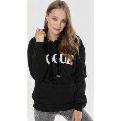 Czarna Bluza Adravia. Czarne bluzy damskie Born2be, xl, bez wzorów, bez rękawów, z kapturem. W wyprzedaży za 79,99 zł.