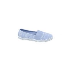 Błękitne tenisówki dziewczęce Cupcake Couture na białej podeszwie. Niebieskie trampki dziewczęce bez wzorów, z tworzywa sztucznego, bez zapięcia. Za 39,90 zł.