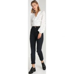 Rolla's LAYLA BLOUSE Bluzka white. Białe bluzki damskie Rolla's, s, bez wzorów, z wiskozy, bez kołnierzyka, bez rękawów. Za 419,00 zł.