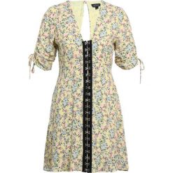 Sukienki hiszpanki: Topshop FLORAL Sukienka koszulowa yellow